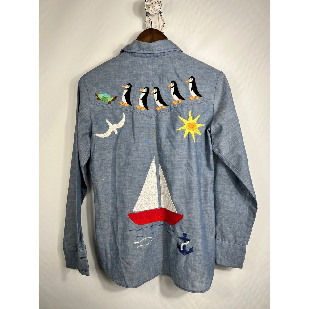 Vintage Wrangler Women Blue Chambray Embroidered Western Pearl Snap Shirt 36 M - Picture 8 of 8